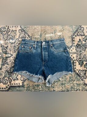 Levi’s 501 denim shorts size 28